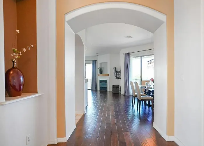 Apartment Spacious 3br W Mountain Views, Pool & Private Garage Near Scottsdale