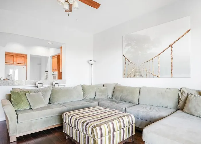 Spacious 3br W Mountain Views, Pool & Private Garage Near Scottsdale Apartment