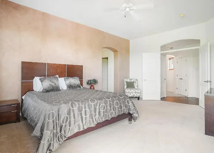 Spacious 3br W Mountain Views, Pool & Private Garage Near Scottsdale Fountain Hills