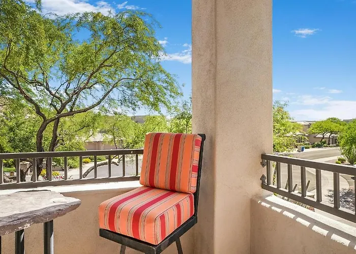 Spacious 3br W Mountain Views, Pool & Private Garage Near Scottsdale *