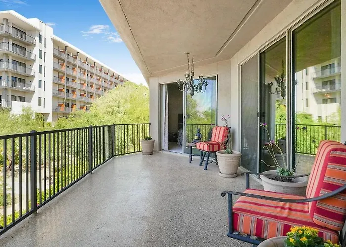 Spacious 3br W Mountain Views, Pool & Private Garage Near Scottsdale *