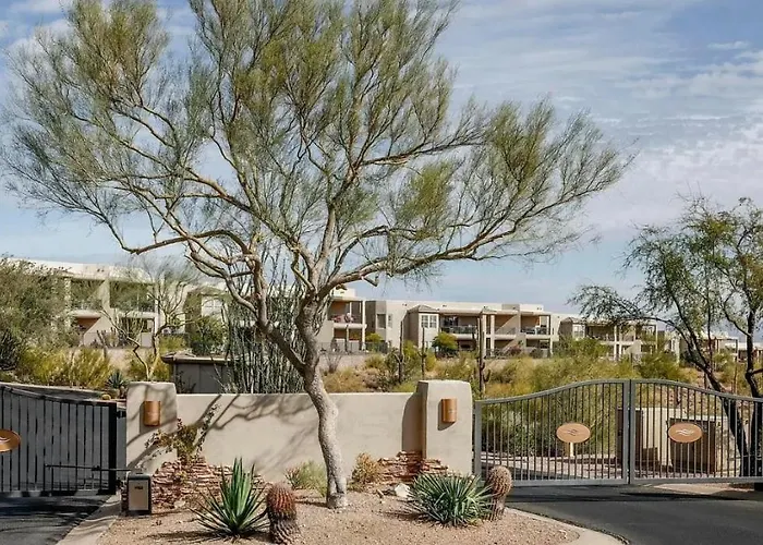 Spacious 3br W Mountain Views, Pool & Private Garage Near Scottsdale