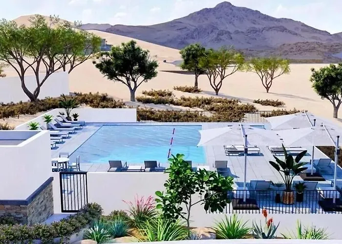 Spacious 3br W Mountain Views, Pool & Private Garage Near Scottsdale *